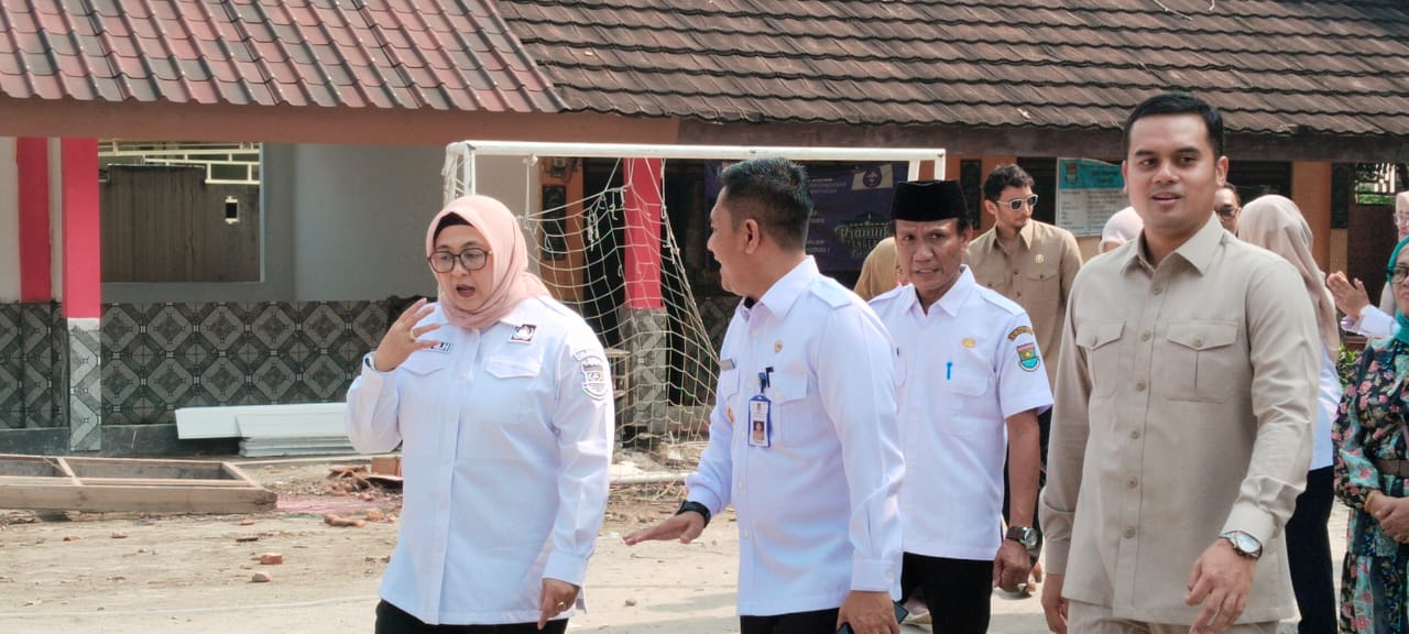 Wakil Bupati Bersama Dewan Kabupaten Tangerang Sambangi SDN Grubug 1 Bojongnangka